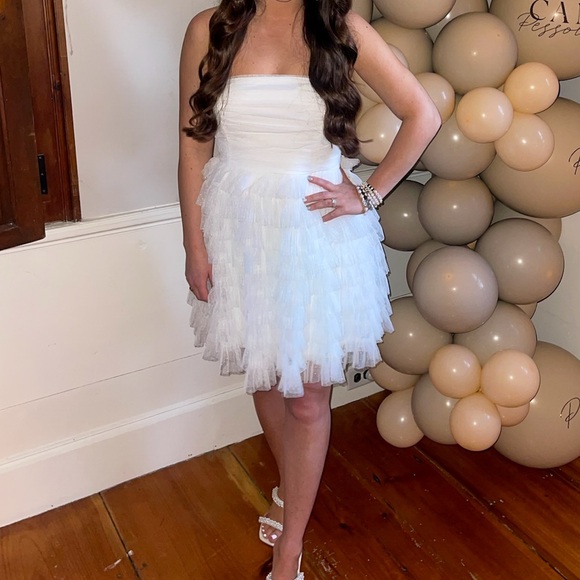 STORIA carrie tulle strapless dress in white - Picture 4 of 9